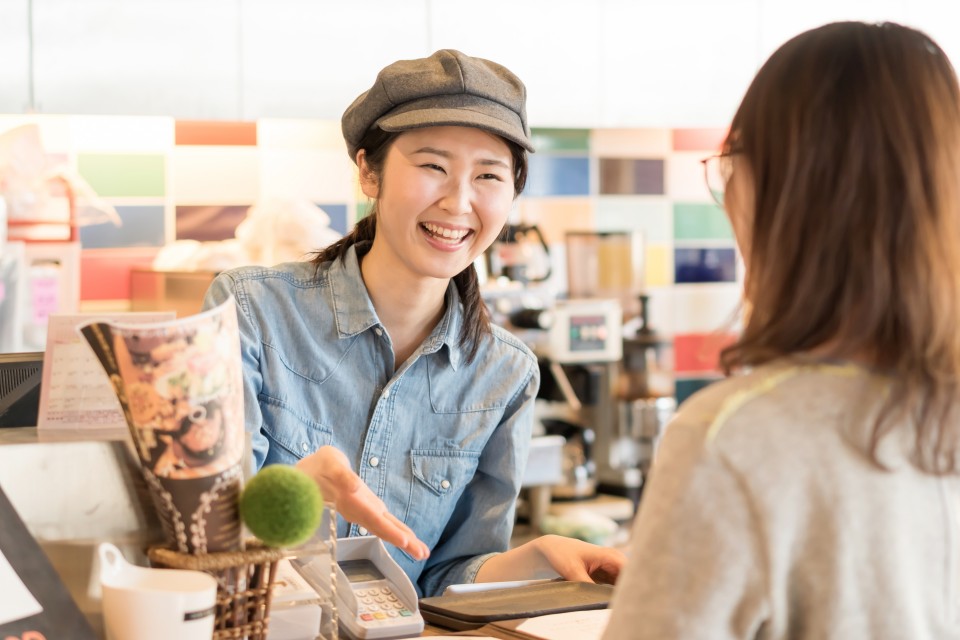 学歴不問のサービス業おすすめ職種｜中卒・高卒でもOK